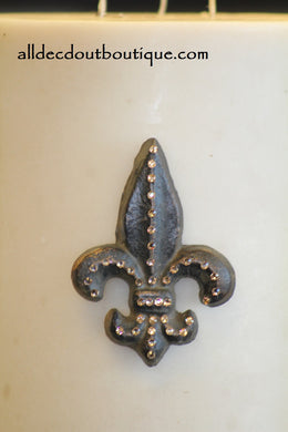 DECORATIVE CANDLE PIN EMBELLISHED 