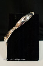 ADO | Sterling Silver Stretch Bracelet with Design