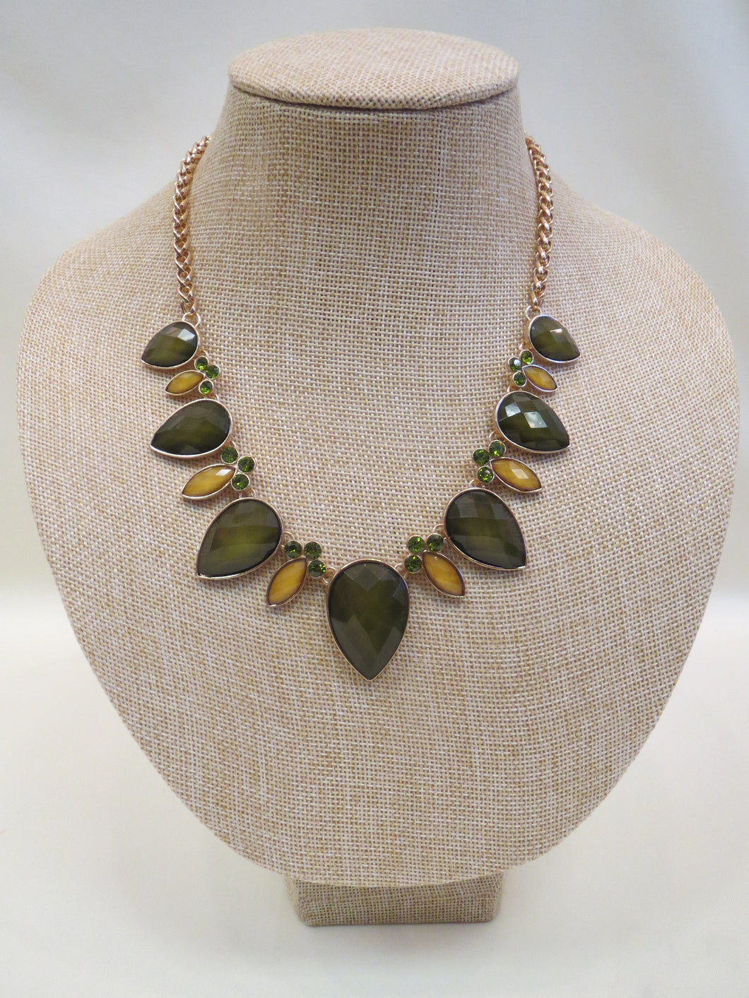 ADO | Teardrop Green & Gold Necklace - All Decd Out