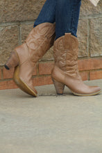 Very Volatile | Boulder Cowgirl Boots Brown