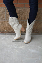 Very Volatile | Denver Cowgirl Boots Off White