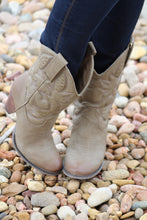 Very Volatile | Dallas Cowgirl Boots Taupe