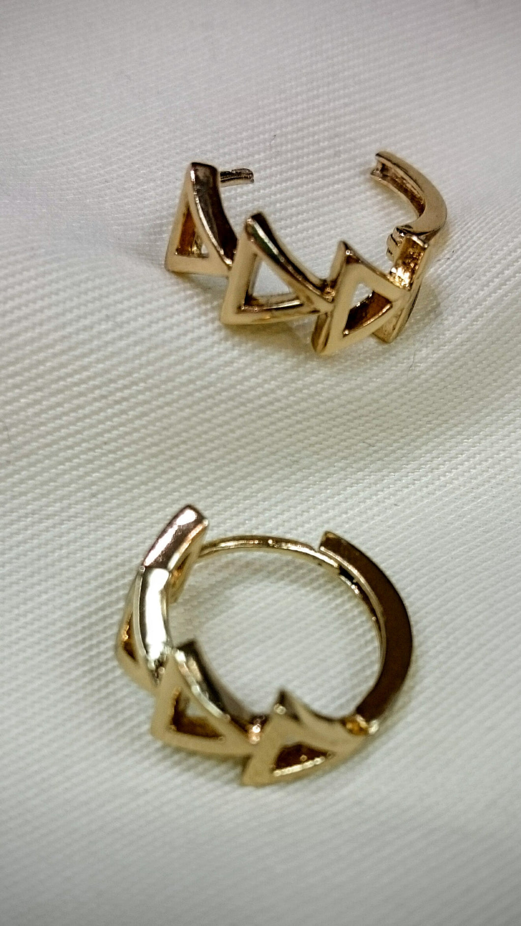 ADO | Triangle Hoop Earrings Gold
