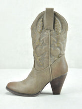 Very Volatile Dallas Cowgirl Boots Taupe | All Dec'd Out