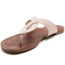 Gomax Women's 'Berdine-79' Keyhole Slip-on Sandals
