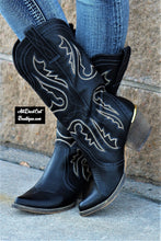 Very Volatile | Raspy Cowgirl Boots Black
