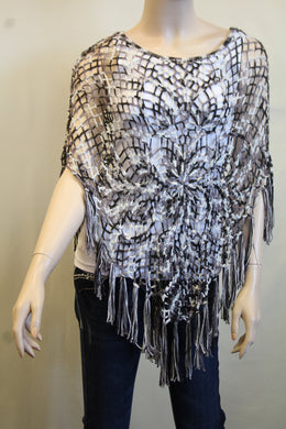 Urban Mango | Crochet Poncho Black & White