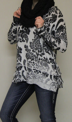 T*PARTY | Black and White Long Sleeve
